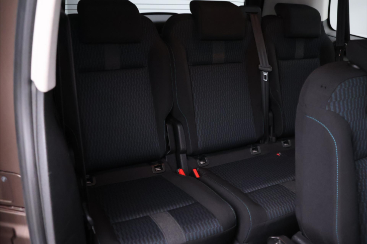 Peugeot Traveller 2,0 BlueHDi 110kW Aut.klima CZ