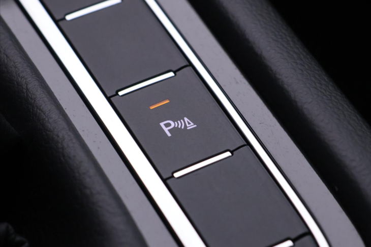 Volkswagen Passat 2,0 TDI 110kW DSG 1.Maj. DPH