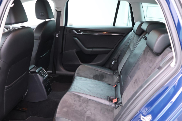 Škoda Octavia 1,4 TSI DSG Elegance+ Xenon