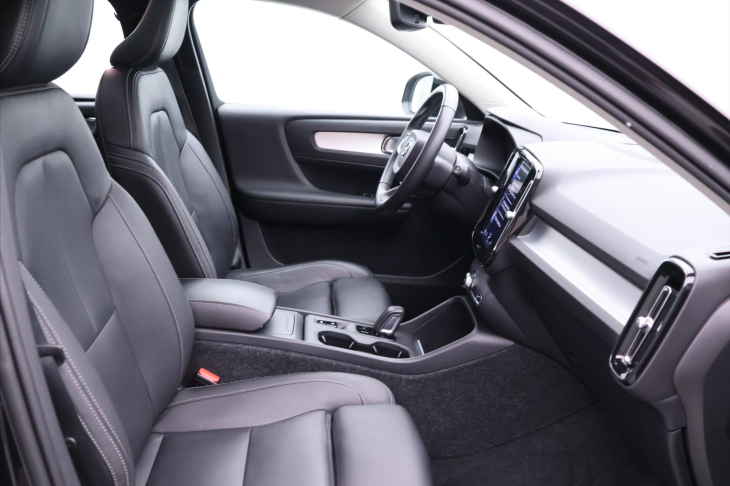 Volvo XC40 2,0 D4 AWD Panorama Tažné