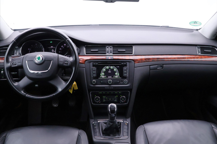 Škoda Superb 1,4 TSI Elegance Navi 1.Maj.