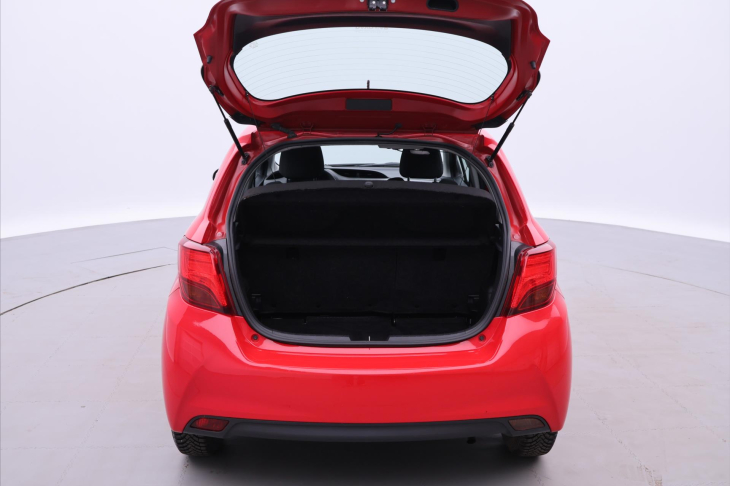 Toyota Yaris 1,0 VVT-i 51kW Entry Serv. kniha