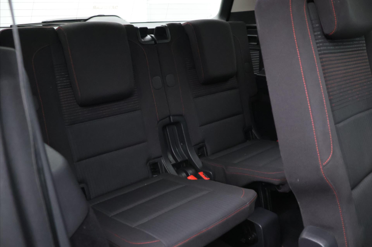 Volkswagen Touran 2,0 TDI 110kW DSG Sound 7-Míst