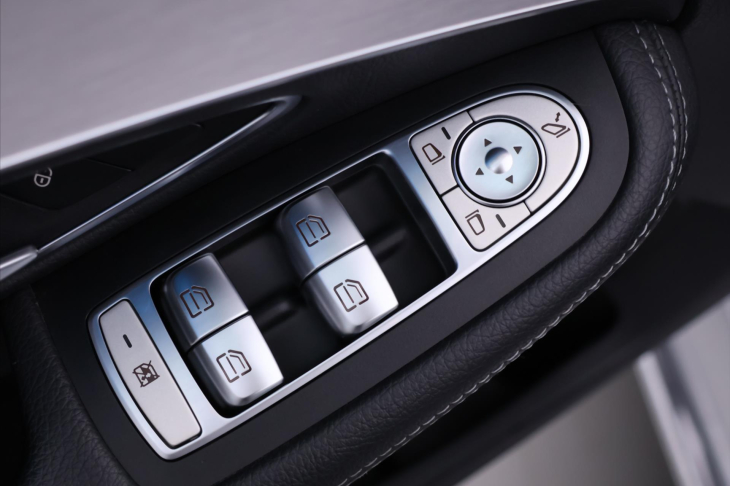 Mercedes-Benz Třídy C 2,0 200 135kW Aut. Avantgarde