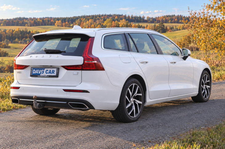 Volvo V60 2,0 B5 AWD Momentum Pro AT DPH