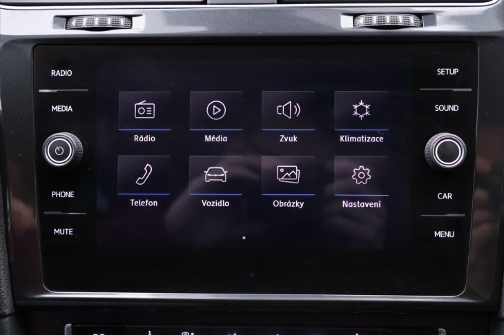 Volkswagen Golf 1,6 TDI LED DPH 1.Maj.