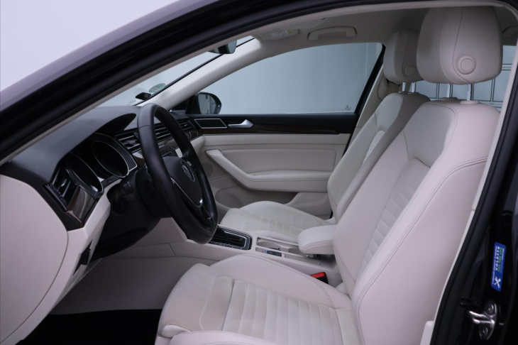 Volkswagen Passat 1,4 TSI 110kW DSG Kůže