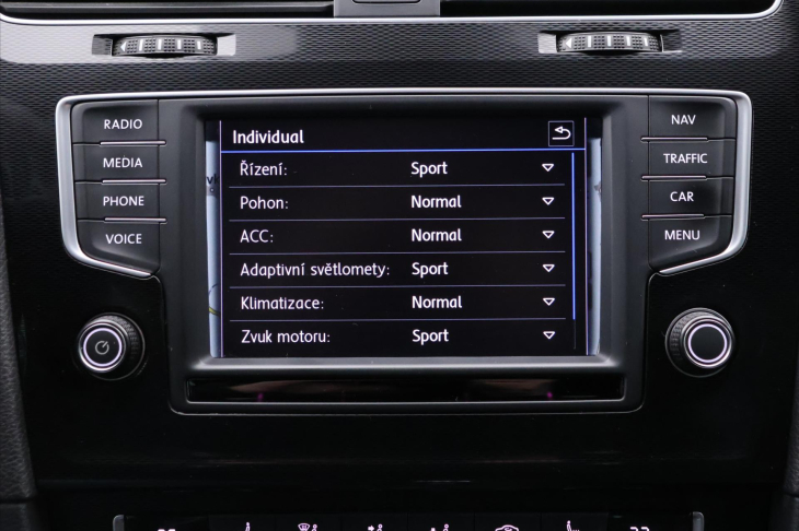 Volkswagen Golf 2,0 TDI 135kW DSG Serv.kniha