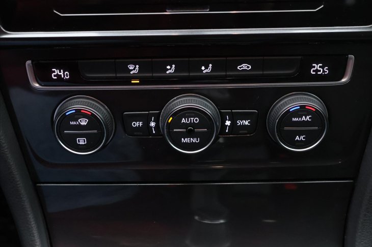 Volkswagen Golf 1,0 TSI 85kW CZ 86 000 km