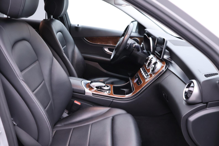 Mercedes-Benz Třídy C 2,1 220d 125kW Aut. Kůže LED