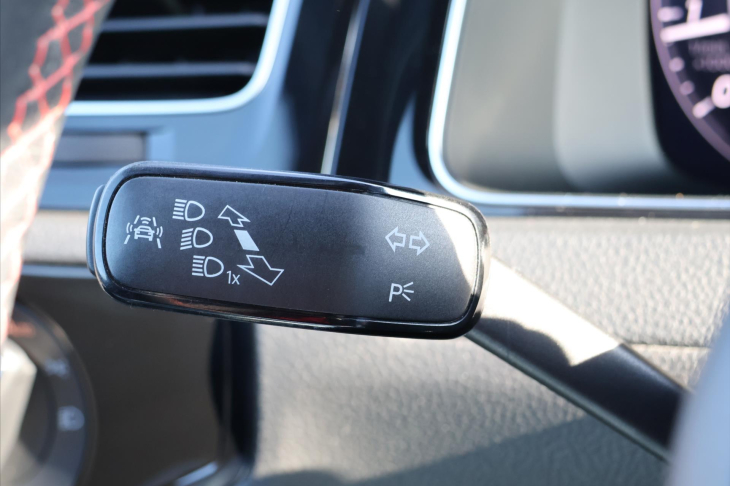 Volkswagen Golf 2,0 GTI 180kW DSG Performance