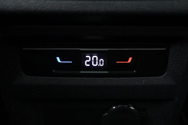 Volkswagen Tiguan Allspace 2,0 TSI DSG 4M R-Line 7Míst DPH