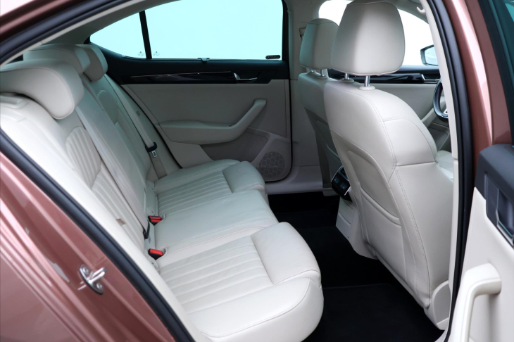 Škoda Superb 2,0 TDI 140kW L&K 4x4 CZ