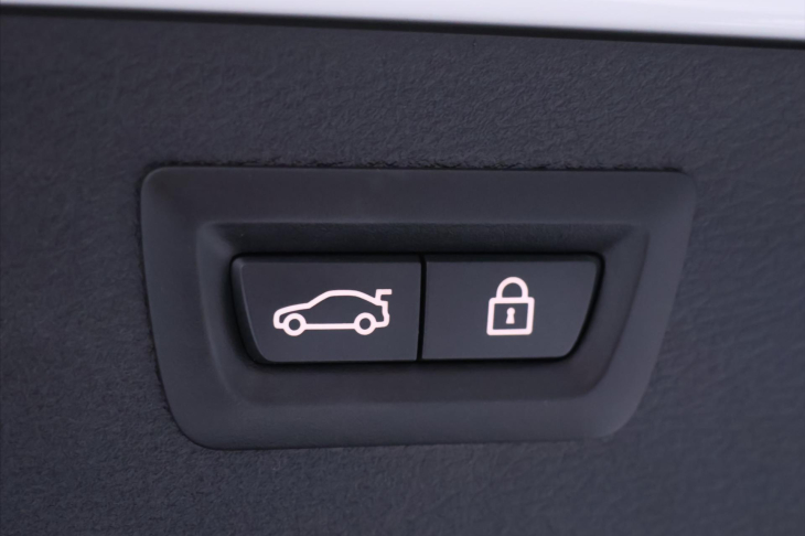 BMW X6 3,0 M50d xDrive 280kW CZ