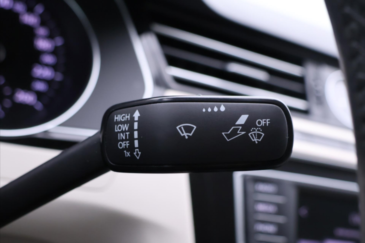 Volkswagen Passat 2,0 110kW Highline 4Motion CZ