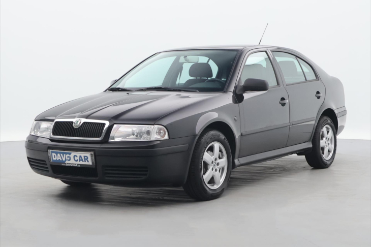 Škoda Octavia 1,6 MPI 75kW Tour Klima 2.Maj