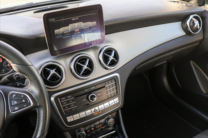 Mercedes-Benz GLA 2,1 220d 4Matic Aut. CZ LED