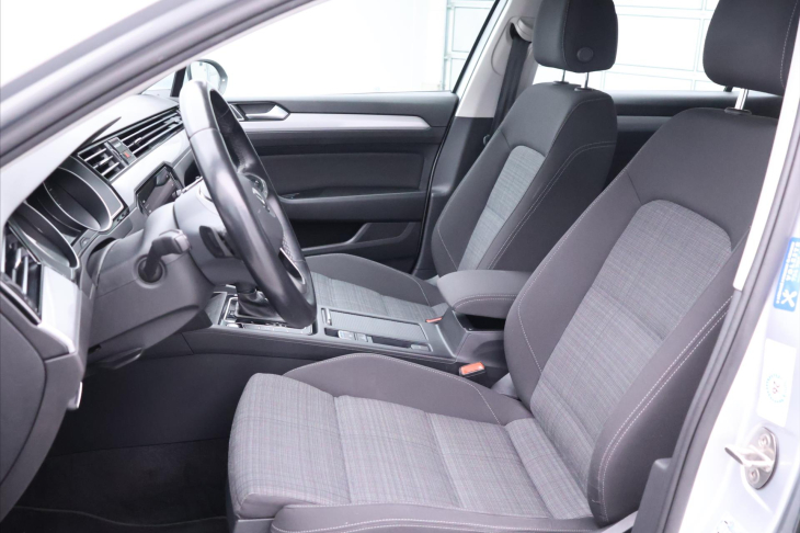 Volkswagen Passat 2,0 TDI 110kW DSG 1.Maj. DPH