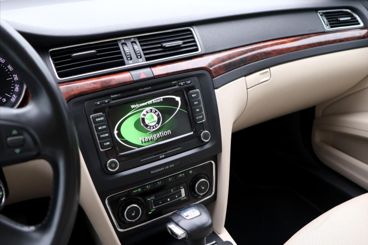 Škoda Superb 2,0 TDI 4x4 DSG Exclusive Kůže