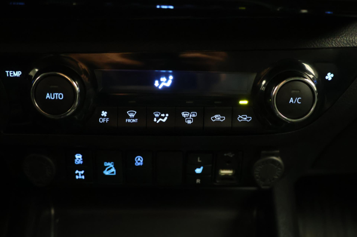 Toyota Hilux 2,8 D-4D 150kW Executive DPH