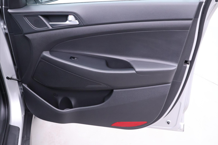 Hyundai Tucson 2,0 CRDI 100kW Aut. 4WD Style