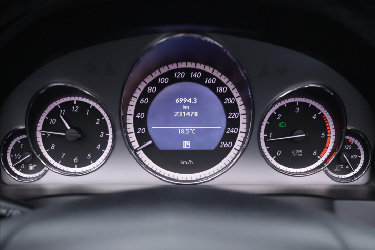Mercedes-Benz Třídy E 2,2 CDI 125kW Elegance Cabrio