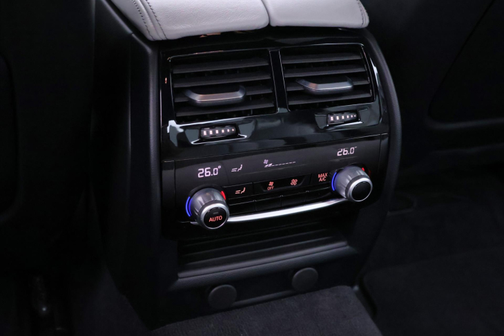 BMW M5 4,4 V8 441kW xDrive Individual DPH CZ