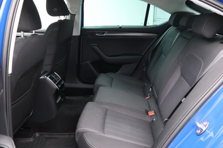 Škoda Superb 2,0 TDI Virtual Matrix Webasto