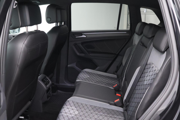 Volkswagen Tiguan 1,4 TSI PHEV 180kW R-Line DPH