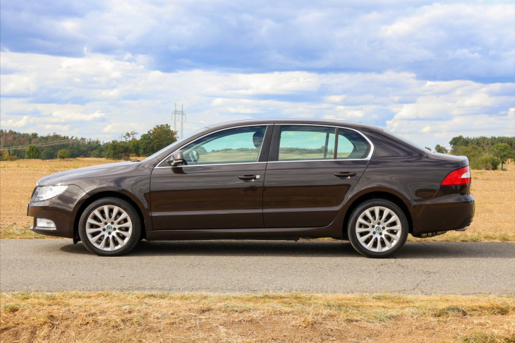 Škoda Superb 2,0 TDI Exclusive Xenon 1.Maj.