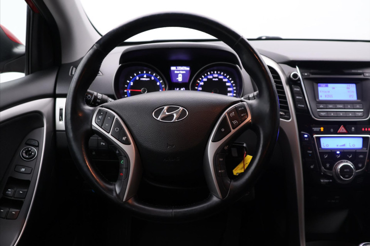 Hyundai i30 1,6 GDI 99kW Trikolor Style CZ