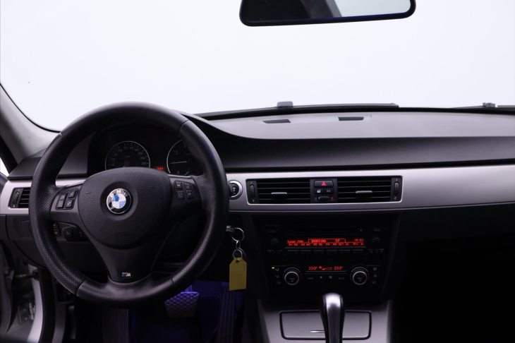 BMW Řada 3 2.0 320i 110kW Aut. Xenon