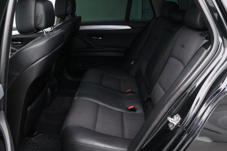 BMW Řada 5 3,0 530d x Drive Tažné Klima