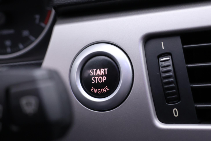 BMW Řada 3 2.0 320i 110kW Aut. Xenon