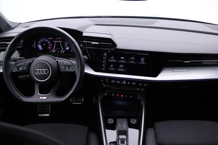 Audi A3 1,5 TSI 110kW S-LINE LED CZ
