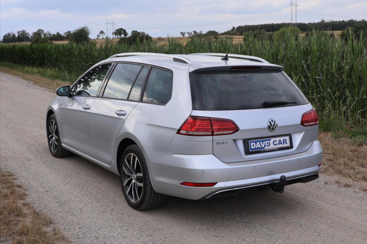 Volkswagen Golf 2.0 TDI 110kW DSG LED Join Tažné