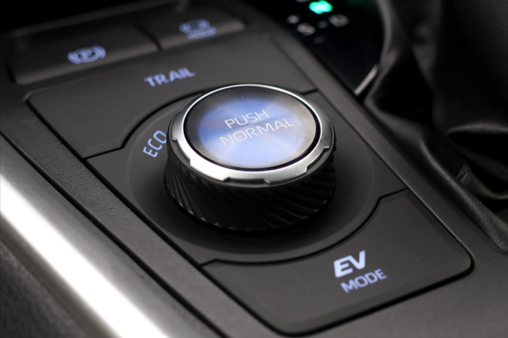 Toyota RAV4 2,5 HB Black Edition 4WD CZ DPH