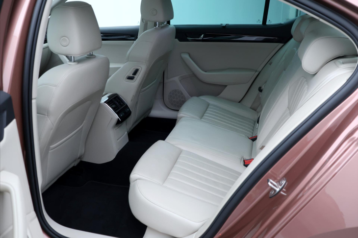 Škoda Superb 2,0 TDI 140kW L&K 4x4 CZ