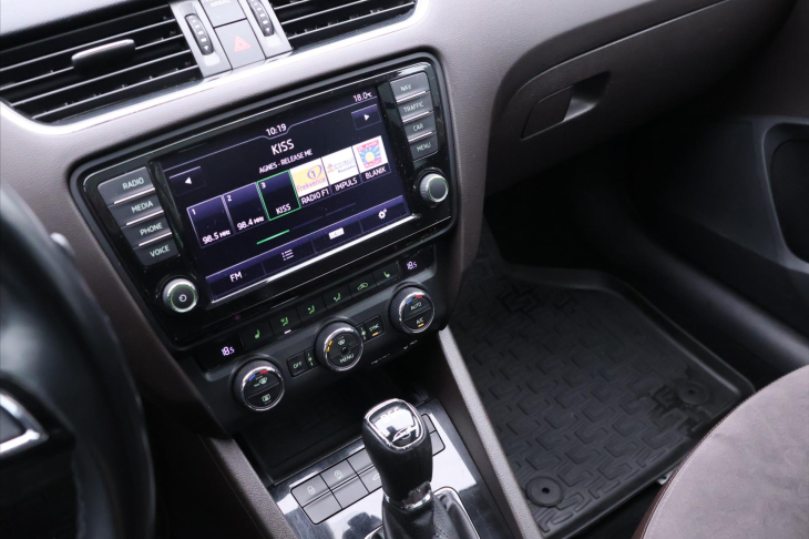 Škoda Octavia 2,0 TDI 135kW L&K DSG 4x4 CZ DPH