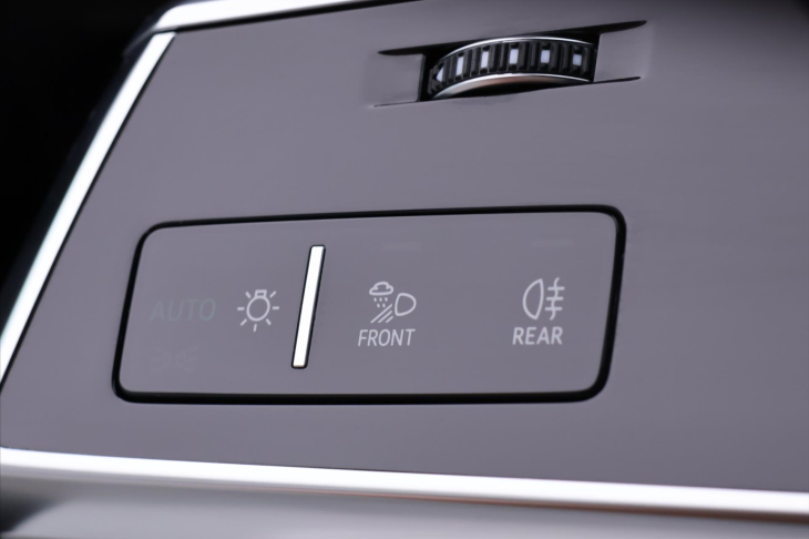 Audi Q7 3,0 TDI 210kW S-line CZ 1 Maj