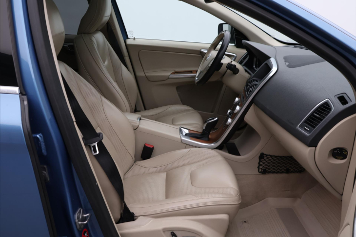 Volvo XC60 2,4 D5 169kW CZ Inscription