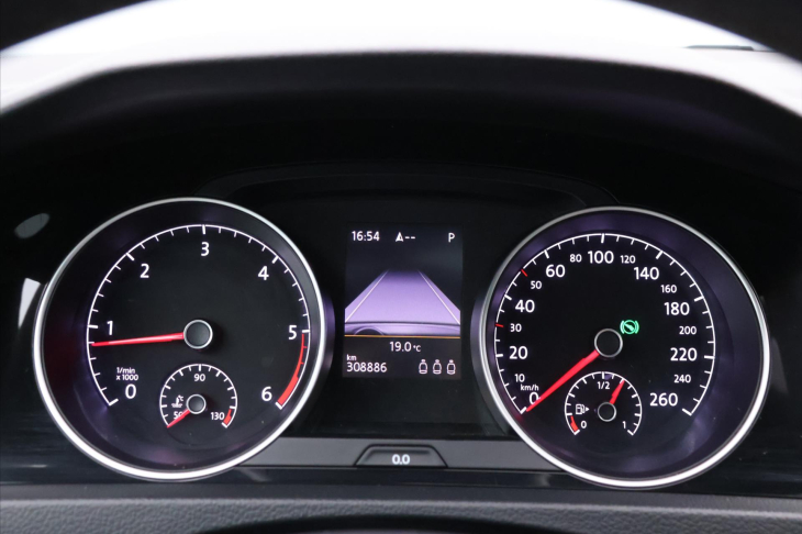 Volkswagen Golf 2,0 TDI 110kW DSG Highline CZ