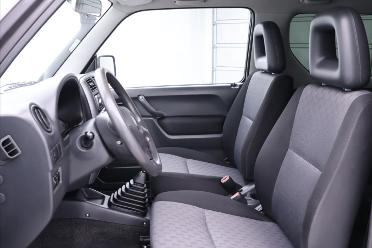 Suzuki Jimny 1,3 JLX 63kW 4x4 Tažné