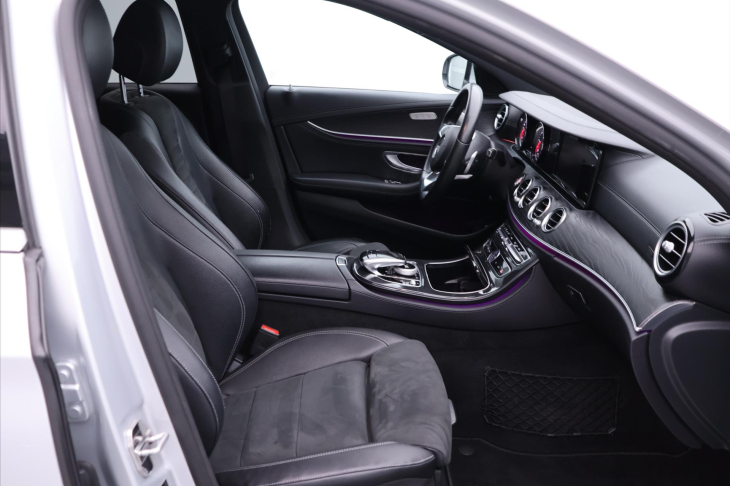 Mercedes-Benz Třídy E 2,0 220d 143kW AMG Burmester