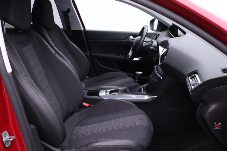 Peugeot 308 1,2 PT 96kW Allure CZ