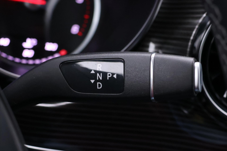 Mercedes-Benz Třídy V 2,0 300d 174kW L Exclusive Auto 4m