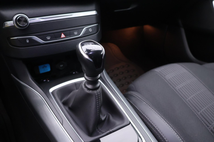Peugeot 308 1,2 PT 96kW Allure CZ