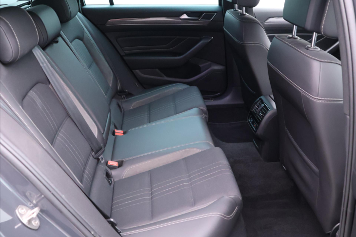 Volkswagen Passat 2,0 TDI 140kW DSG 4M Alltrack