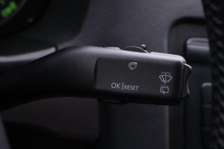 Škoda Octavia 1,6 i 75kW Elegance Tempomat