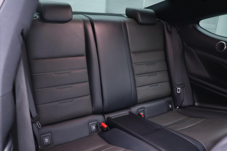 Lexus RC 300h 2,5 133kW F-Sport Navi CZ